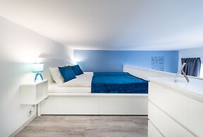 happy home Budapest BLUE