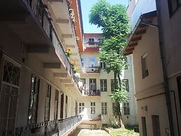 Happy Home Budapest POP