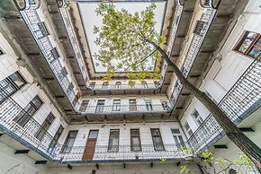 happy home Budapest FOX