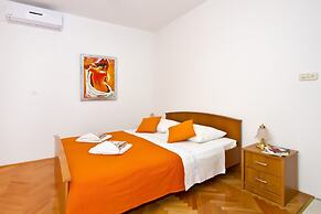 Apartment Topic near Beach