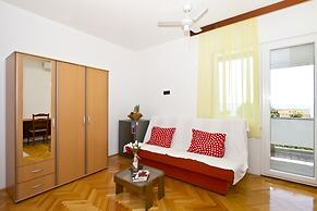 Apartment Topic near Beach