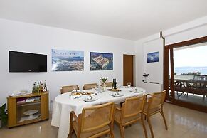 Apartment Topic near Beach