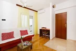 Apartment Topic near Beach