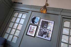 FINCH Boutique Hotel