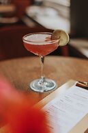 FINCH Boutique Hotel