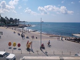 777 Beach Guesthouse