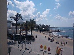 777 Beach Guesthouse