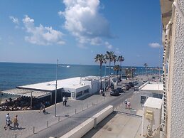 777 Beach Guesthouse