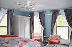 John Henry Bed & Breakfast