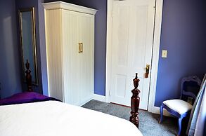 John Henry Bed & Breakfast