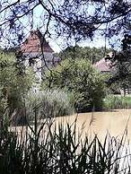 Manoir De Pierre Levée, The Originals Collection