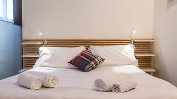 Rental In Rome Trastevere White Apartment