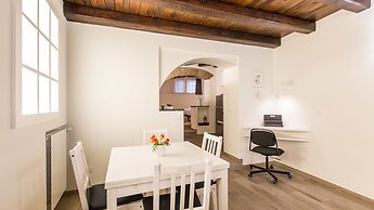 Rental In Rome Trastevere White Apartment