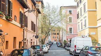 Rental In Rome Trastevere White Apartment
