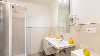 Rental In Rome Trastevere White Apartment