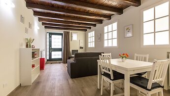 Rental In Rome Trastevere White Apartment
