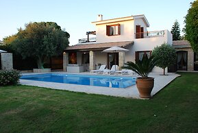 3 bedroom Villa Pera 12 with 10x5m private pool, within walking distan