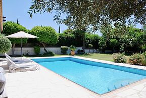 3 bedroom Villa Pera 12 with 10x5m private pool, within walking distan