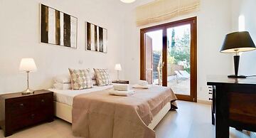 Beautiful 2 Bedroom Villa Proteus HG29 with private pool and pretty go