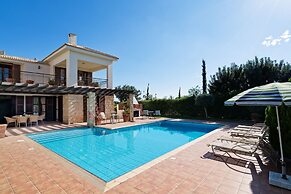 3 bedroom Villa Anarita 64 with private L-shaped pool, beautiful garde