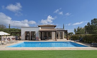 3 bedroom villa Dionysos 373 with private pool and pretty garden, Peac