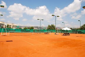 3 bedroom villa Dionysos 373 with private pool and pretty garden, Peac