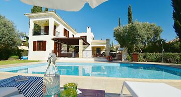 3 bedroom Villa Tala 67 with private pool and golf course views, Great