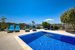 Stunning 3 bedroom villa 'BZ01' with private pool, stunning views, com