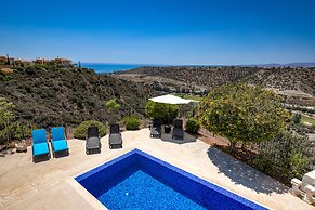 Stunning 3 bedroom villa 'BZ01' with private pool, stunning views, com