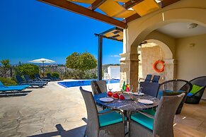 Stunning 3 bedroom villa 'BZ01' with private pool, stunning views, com