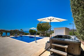 Stunning 3 bedroom villa 'BZ01' with private pool, stunning views, com