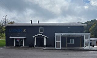 Luxor Inn & Suites, a Travelodge by Wyndham