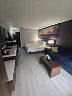 Luxor Inn & Suites, a Travelodge by Wyndham