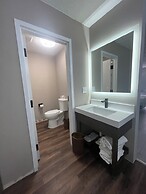 Luxor Inn & Suites, a Travelodge by Wyndham