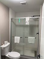 Luxor Inn & Suites, a Travelodge by Wyndham