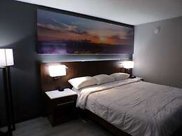 Luxor Inn & Suites, a Travelodge by Wyndham