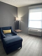 Luxor Inn & Suites, a Travelodge by Wyndham