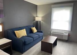 Luxor Inn & Suites, a Travelodge by Wyndham