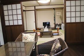 Yufuin Sanso Waremokou