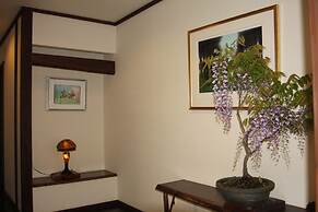 Yufuin Sanso Waremokou