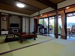 Yufuin Sanso Waremokou