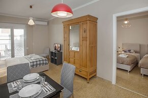 Leonidas Loft in the Heart of Athens by GHH