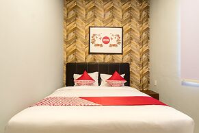 Super OYO 360 Mangaan Residence