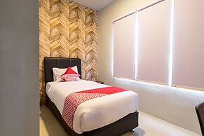 Super OYO 360 Mangaan Residence