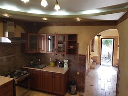Mirniy Sun Cottage