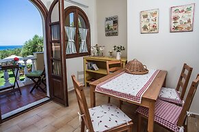 Amboula Beach Apartments