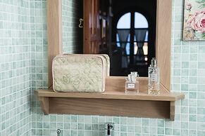 Amboula Beach Apartments