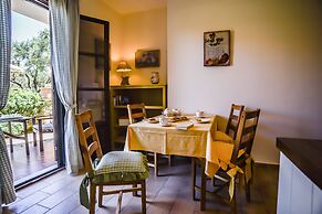 Amboula Beach Apartments