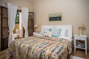 Amboula Beach Apartments