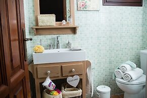 Amboula Beach Apartments